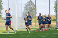 05.08.2026, München, Deutschland. Google Pixel Frauen-Bundesliga: Die FC Bayern Frauen absolvieren auf dem FC Bayern Campus eine Trainingseinheit zur Vorbereitung auf das Testspiel gegen Paris FC. Sophie Proost (FC Bayern Frauen)