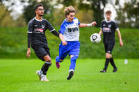 11.10.2026, Bad Wörishofen, Bayern, Deutschland. U19 (A-Jun.) Kreisklasse Allgäu – Nord: FC Bad Wörishofen U19 gegen JFG Wertachtal U19. Spielort: Stadion Unteres Hart. Saison 2026/2027. Philipp Rötzer (FC Bad Wörishofen) am Ball, mit dem Ball, in einer Spielszene