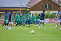 18.07.2026, Mindelheim, Deutschland. Testspiel zwischen dem FC Zürich und der SpVgg Greuther Fürth im Rahmen der Saisonvorbereitung 2026/2027. Die beiden Mannschaften wärmen sich auf.