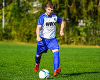 04.10.2026, Bad Wörishofen, Deutschland. U19 (A-Jun.) Kreisklasse Allgäu - Nord: FC Bad Wörishofen U19 gegen SG Unterrieden U19. Spielort: Stadion Am Unteren Hart. Ylli Vezaj (FC Bad Wörishofen) beim Schuss, beim Abschluss, bei der Schussabgabe