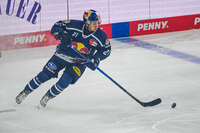 09.10.2026, München, Deutschland. PENNY DEL, Deutsche Eishockey Liga, Saison 2026/27, 7. Spieltag: EHC Red Bull München gegen ERC Ingolstadt im SAP Garden in München. Dominik Kahun (EHC Red Bull München) am Puck, mit dem Puck, in Puckbesitz