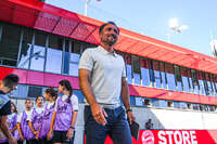 06.09.2026, München, Deutschland. Google Pixel Frauen-Bundesliga: FC Bayern München Frauen gegen SC Freiburg Frauen am FC Bayern Campus. Jose Barcala (Cheftrainer, FC Bayern Frauen)