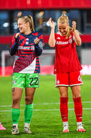 31.08.2026, München, Deutschland. Google Pixel Frauen-Bundesliga: FC Bayern München Frauen gegen 1. FSV Mainz 05 Frauen am FC Bayern Campus. Erstes Heimspiel des FC Bayern München in der Saison 2026/27. Regina van Eijk (FC Bayern Frauen), Glodis Perla Viggosdottir (FC Bayern Frauen)