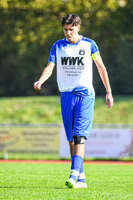 04.10.2026, Bad Wörishofen, Deutschland. U19 (A-Jun.) Kreisklasse Allgäu - Nord: FC Bad Wörishofen U19 gegen SG Unterrieden U19. Spielort: Stadion Am Unteren Hart. Faruk Dugonjic (FC Bad Wörishofen) nachdenklich, ernst, fokussiert