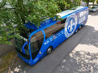 19.07.2026, Bad Wörishofen, Deutschland. 2. Bundesliga: Ankunft des SV Darmstadt 98 in Bad Wörishofen. Sommertrainingslager. Vorbereitung auf die Saison 2026/2027. Drohnenaufnahme vom Bus.