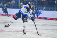 09.10.2026, München, Deutschland. PENNY DEL, Deutsche Eishockey Liga, Saison 2026/27, 7. Spieltag: EHC Red Bull München gegen ERC Ingolstadt im SAP Garden in München. Elias Pul (ERC Ingolstadt) beim Schuss, beim Torschuss, bei der Schussabgabe