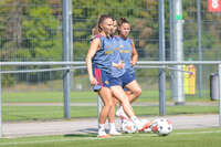 05.08.2026, München, Deutschland. Google Pixel Frauen-Bundesliga: Die FC Bayern Frauen absolvieren auf dem FC Bayern Campus eine Trainingseinheit zur Vorbereitung auf das Testspiel gegen Paris FC. Katharina Naschenweng (FC Bayern Frauen)