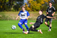 04.10.2026, Bad Wörishofen, Deutschland. U19 (A-Jun.) Kreisklasse Allgäu - Nord: FC Bad Wörishofen U19 gegen SG Unterrieden U19. Spielort: Stadion Am Unteren Hart. Philipp Rötzer (FC Bad Wörishofen) am Ball, mit dem Ball, in einer Spielszene