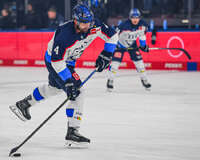 09.10.2026, München, Deutschland. PENNY DEL, Deutsche Eishockey Liga, Saison 2026/27, 7. Spieltag: EHC Red Bull München gegen ERC Ingolstadt im SAP Garden in München. Morgan Ellis (ERC Ingolstadt) beim Schuss, beim Torschuss, bei der Schussabgabe