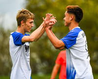 11.10.2026, Bad Wörishofen, Bayern, Deutschland. U19 (A-Jun.) Kreisklasse Allgäu – Nord: FC Bad Wörishofen U19 gegen JFG Wertachtal U19. Spielort: Stadion Unteres Hart. Saison 2026/2027. Niklas Lichtenberg (FC Bad Wörishofen) beim Jubel, jubelnd, feiernd mit Julian Bleyer (FC Bad Wörishofen)