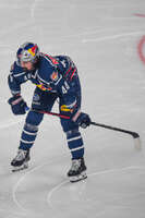 09.10.2026, München, Deutschland. PENNY DEL, Deutsche Eishockey Liga, Saison 2026/27, 7. Spieltag: EHC Red Bull München gegen ERC Ingolstadt im SAP Garden in München. Trevor Carrick (EHC Red Bull München) nachdenklich, ernst, fokussiert