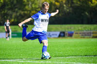 04.10.2026, Bad Wörishofen, Deutschland. U19 (A-Jun.) Kreisklasse Allgäu - Nord: FC Bad Wörishofen U19 gegen SG Unterrieden U19. Spielort: Stadion Am Unteren Hart. Niklas Lichtenberg (FC Bad Wörishofen) beim Schuss, beim Abschluss, bei der Schussabgabe