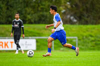 11.10.2026, Bad Wörishofen, Bayern, Deutschland. U19 (A-Jun.) Kreisklasse Allgäu – Nord: FC Bad Wörishofen U19 gegen JFG Wertachtal U19. Spielort: Stadion Unteres Hart. Saison 2026/2027. Abdul (FC Bad Wörishofen) am Ball, mit dem Ball, in einer Spielszene