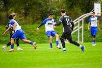 11.10.2026, Bad Wörishofen, Bayern, Deutschland. U19 (A-Jun.) Kreisklasse Allgäu – Nord: FC Bad Wörishofen U19 gegen JFG Wertachtal U19. Spielort: Stadion Unteres Hart. Saison 2026/2027. Florim Veselaj (FC Bad Wörishofen) beim Pass, beim Zuspiel, bei der Ballabgabe