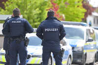 Bad Wörishofen, Deutschland – 12.05.2026: Zahlreiche Einsatzkräfte der Polizei und das SEK sind bei einem Großeinsatz an der Hauptstraße in Bad Wörishofen im Einsatz. Das Gebiet wurde großräumig abgesperrt.