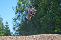 Mindelheim, Deutschland – 23.05.2026: Eröffnung der neuen BikeArea auf der Schwabenwiese in Mindelheim. Die von Schanzenwerk gestaltete und gebaute Anlage umfasst Pumptrack-, Flowline- und Jumpline-Elemente für Kinder, Jugendliche und Erwachsene.