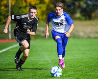 04.10.2026, Bad Wörishofen, Deutschland. U19 (A-Jun.) Kreisklasse Allgäu - Nord: FC Bad Wörishofen U19 gegen SG Unterrieden U19. Spielort: Stadion Am Unteren Hart. Philipp Rötzer (FC Bad Wörishofen) beim Laufen, im Sprint, in einer Laufszene
