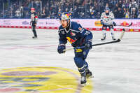09.10.2026, München, Deutschland. PENNY DEL, Deutsche Eishockey Liga, Saison 2026/27, 7. Spieltag: EHC Red Bull München gegen ERC Ingolstadt im SAP Garden in München. Maximilian Daubner (EHC Red Bull München) nachdenklich, ernst, fokussiert