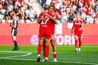 06.09.2026, München, Deutschland. Google Pixel Frauen-Bundesliga: FC Bayern München Frauen gegen SC Freiburg Frauen am FC Bayern Campus. Klara Bühl (FC Bayern Frauen)und Momoko Tanikawa (FC Bayern Frauen) jubeln.