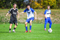 04.10.2026, Bad Wörishofen, Deutschland. U19 (A-Jun.) Kreisklasse Allgäu - Nord: FC Bad Wörishofen U19 gegen SG Unterrieden U19. Spielort: Stadion Am Unteren Hart. Florim Veselaj (FC Bad Wörishofen) nachdenklich, ernst, fokussiert