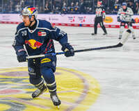 09.10.2026, München, Deutschland. PENNY DEL, Deutsche Eishockey Liga, Saison 2026/27, 7. Spieltag: EHC Red Bull München gegen ERC Ingolstadt im SAP Garden in München. Maximilian Daubner (EHC Red Bull München) beim Schlittschuhlaufen, in Bewegung auf dem Eis