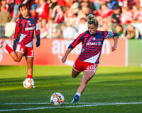 22.09.2026, Unterhaching, Deutschland. UEFA Women's Champions League, 1. Spieltag der Ligaphase: FC Bayern München Frauen gegen Manchester City. UWCL-Auftakt der FC Bayern Frauen und erstes UWCL-Pflichtspiel im neuen Zuhause Sportpark Unterhaching. Linda Dallmann (FC Bayern Frauen)