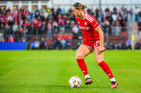 22.09.2026, Unterhaching, Deutschland. UEFA Women's Champions League, 1. Spieltag der Ligaphase: FC Bayern München Frauen gegen Manchester City. UWCL-Auftakt der FC Bayern Frauen und erstes UWCL-Pflichtspiel im neuen Zuhause Sportpark Unterhaching. Klara Bühl (FC Bayern Frauen)