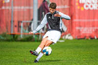 03.10.2026, Mindelheim, Deutschland. Kreisliga Allgäu Nord: TSV Mindelheim gegen (SG) Sontheim/Westerheim. Spielort: Julius-Strohmayer Stadion. Darius Argintaru (TSV Mindelheim) beim Schuss, beim Abschluss, bei der Schussabgabe