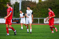 03.10.2026, Mindelheim, Deutschland. Kreisliga Allgäu Nord: TSV Mindelheim gegen (SG) Sontheim/Westerheim. Spielort: Julius-Strohmayer Stadion. Darius Argintaru (TSV Mindelheim) nachdenklich, ernst, fokussiert