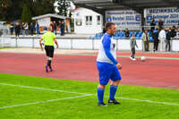11.10.2026, Bad Wörishofen, Bayern, Deutschland. U19 (A-Jun.) Kreisklasse Allgäu – Nord: FC Bad Wörishofen U19 gegen JFG Wertachtal U19. Spielort: Stadion Unteres Hart. Saison 2026/2027. Edison Behlulaj (FC Bad Wörishofen) fröhlich, gut gelaunt, lachend