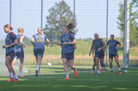 05.08.2026, München, Deutschland. Google Pixel Frauen-Bundesliga: Die FC Bayern Frauen absolvieren auf dem FC Bayern Campus eine Trainingseinheit zur Vorbereitung auf das Testspiel gegen Paris FC. Stine Ballisager (FC Bayern Frauen)