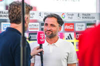 06.09.2026, München, Deutschland. Google Pixel Frauen-Bundesliga: FC Bayern München Frauen gegen SC Freiburg Frauen am FC Bayern Campus. Jose Barcala (Cheftrainer, FC Bayern Frauen) im Interview