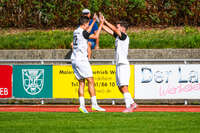 03.10.2026, Mindelheim, Deutschland. Kreisliga Allgäu Nord: TSV Mindelheim gegen (SG) Sontheim/Westerheim. Spielort: Julius-Strohmayer Stadion. Moritz Radewaldt (TSV Mindelheim) beim Jubel, jubelnd, feiernd mit Anel Junuzovic (TSV Mindelheim)