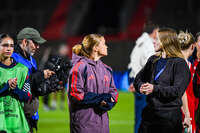 22.09.2026, Unterhaching, Deutschland. UEFA Women's Champions League, 1. Spieltag der Ligaphase: FC Bayern München Frauen gegen Manchester City. UWCL-Auftakt der FC Bayern Frauen und erstes UWCL-Pflichtspiel im neuen Zuhause Sportpark Unterhaching. Sophie Proost (FC Bayern Frauen) mit Regina van Eijk (FC Bayern Frauen)