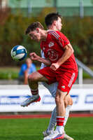 03.10.2026, Mindelheim, Deutschland. Kreisliga Allgäu Nord: TSV Mindelheim gegen (SG) Sontheim/Westerheim. Spielort: Julius-Strohmayer Stadion. David Kienle (TSV Mindelheim) im Zweikampf, im Duell, im Kampf um den Ball