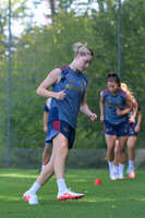 05.08.2026, München, Deutschland. Google Pixel Frauen-Bundesliga: Die FC Bayern Frauen absolvieren auf dem FC Bayern Campus eine Trainingseinheit zur Vorbereitung auf das Testspiel gegen Paris FC. Alara Sehitler (FC Bayern Frauen)