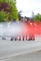 Bad Wörishofen, Deutschland – 12.05.2026: Zahlreiche Einsatzkräfte der Polizei und das SEK sind bei einem Großeinsatz an der Hauptstraße in Bad Wörishofen im Einsatz. Das Gebiet wurde großräumig abgesperrt.