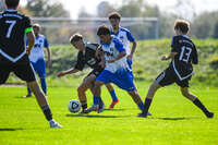 04.10.2026, Bad Wörishofen, Deutschland. U19 (A-Jun.) Kreisklasse Allgäu - Nord: FC Bad Wörishofen U19 gegen SG Unterrieden U19. Spielort: Stadion Am Unteren Hart. Abdul (FC Bad Wörishofen) im Zweikampf, im Duell, im Kampf um den Ball