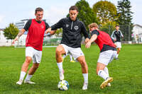 03.10.2026, Mindelheim, Deutschland. Kreisliga Allgäu Nord: TSV Mindelheim gegen (SG) Sontheim/Westerheim. Spielort: Julius-Strohmayer Stadion. Niko Hefele (TSV Mindelheim) am Ball, mit dem Ball, in einer Spielszene