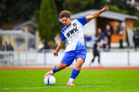 11.10.2026, Bad Wörishofen, Bayern, Deutschland. U19 (A-Jun.) Kreisklasse Allgäu – Nord: FC Bad Wörishofen U19 gegen JFG Wertachtal U19. Spielort: Stadion Unteres Hart. Saison 2026/2027. Fabio Hellwagner (FC Bad Wörishofen) beim Schuss, beim Abschluss, bei der Schussabgabe