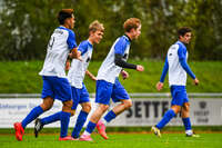 11.10.2026, Bad Wörishofen, Bayern, Deutschland. U19 (A-Jun.) Kreisklasse Allgäu – Nord: FC Bad Wörishofen U19 gegen JFG Wertachtal U19. Spielort: Stadion Unteres Hart. Saison 2026/2027. Julian Bleyer (FC Bad Wörishofen) beim Jubel, jubelnd, feiernd mit Niklas Lichtenberg (FC Bad Wörishofen) und Paul Koch (FC Bad Wörishofen)