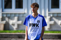 04.10.2026, Bad Wörishofen, Deutschland. U19 (A-Jun.) Kreisklasse Allgäu - Nord: FC Bad Wörishofen U19 gegen SG Unterrieden U19. Spielort: Stadion Am Unteren Hart. Volkan Serif (FC Bad Wörishofen) beim Aufwärmen, beim Warmmachen, während des Aufwärmens