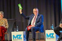 Podiumsdiskussion zur Bürgermeisterwahl in Bad Wörishofen im Kursaal. Die Bürgermeisterkandidaten Daniel Pflügl, Stefan Welzel und Paul Gruschka stellten sich den Fragen von Moderation und Publikum.