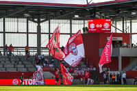 31.08.2026, München, Deutschland. Google Pixel Frauen-Bundesliga: FC Bayern München Frauen gegen 1. FSV Mainz 05 Frauen am FC Bayern Campus. Erstes Heimspiel des FC Bayern München in der Saison 2026/27. Fahnen