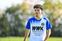 04.10.2026, Bad Wörishofen, Deutschland. U19 (A-Jun.) Kreisklasse Allgäu - Nord: FC Bad Wörishofen U19 gegen SG Unterrieden U19. Spielort: Stadion Am Unteren Hart. Florim Veselaj (FC Bad Wörishofen) nachdenklich, ernst, fokussiert