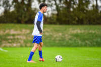 11.10.2026, Bad Wörishofen, Bayern, Deutschland. U19 (A-Jun.) Kreisklasse Allgäu – Nord: FC Bad Wörishofen U19 gegen JFG Wertachtal U19. Spielort: Stadion Unteres Hart. Saison 2026/2027. Florim Veselaj (FC Bad Wörishofen) nachdenklich, ernst, fokussiert