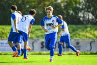 04.10.2026, Bad Wörishofen, Deutschland. U19 (A-Jun.) Kreisklasse Allgäu - Nord: FC Bad Wörishofen U19 gegen SG Unterrieden U19. Spielort: Stadion Am Unteren Hart. Philipp Rötzer (FC Bad Wörishofen) fröhlich, gut gelaunt, lachend