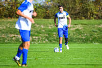 04.10.2026, Bad Wörishofen, Deutschland. U19 (A-Jun.) Kreisklasse Allgäu - Nord: FC Bad Wörishofen U19 gegen SG Unterrieden U19. Spielort: Stadion Am Unteren Hart. Faruk Dugonjic (FC Bad Wörishofen) am Ball, mit dem Ball, in einer Spielszene