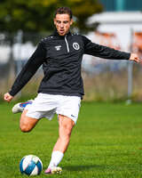 03.10.2026, Mindelheim, Deutschland. Kreisliga Allgäu Nord: TSV Mindelheim gegen (SG) Sontheim/Westerheim. Spielort: Julius-Strohmayer Stadion. Niko Hefele (TSV Mindelheim) beim Schuss, beim Abschluss, bei der Schussabgabe
