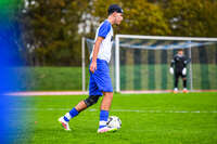 11.10.2026, Bad Wörishofen, Bayern, Deutschland. U19 (A-Jun.) Kreisklasse Allgäu – Nord: FC Bad Wörishofen U19 gegen JFG Wertachtal U19. Spielort: Stadion Unteres Hart. Saison 2026/2027. Faruk Dugonjic (FC Bad Wörishofen) am Ball, mit dem Ball, in einer Spielszene